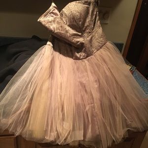 Forever 21 tulle dress w/paisley bodice